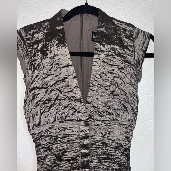 Nicole Miller size 6 shiny dark grey runched midi dress - Picture 3 of 9